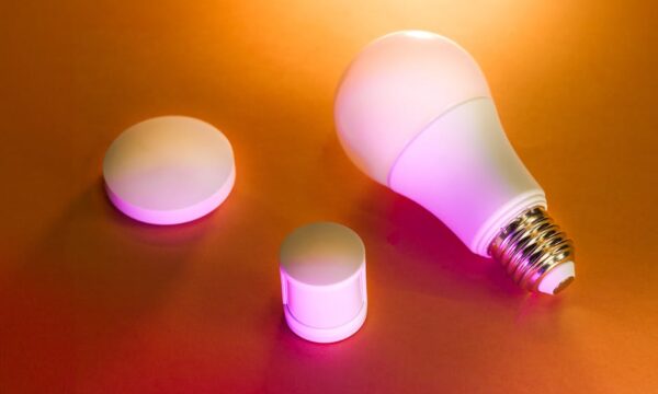Zigbee 스마트 홈 게이트웨이로 원격 조명 제어 가능