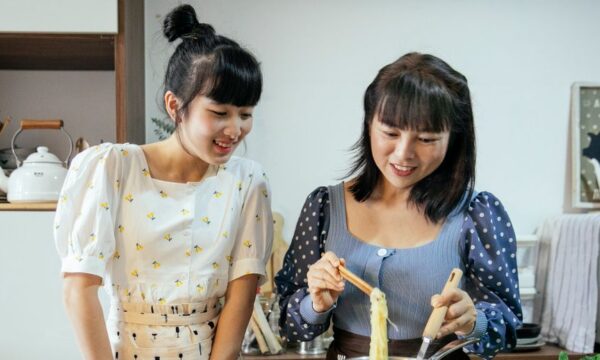 영주의 밤, 미식으로 완성되는 ‘닭치고전골 영주택지본점’
