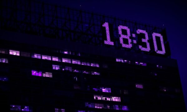 디지털 벽시계는 기업 파트너를 위한 완벽한 선물입니다.