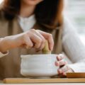 마이크로블레이딩은 다루기 힘든 눈썹에 대한 해답입니다